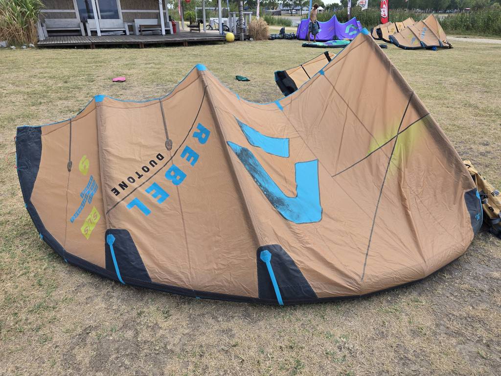 Gebraucht Duotone Rebel SLS 2026 Kite 9 m² Sand_Turpuoise 01_6