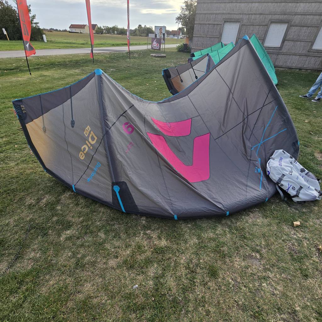 Gebraucht Duotone Dice SLS 2026 Kite 9 m² Dark Grey_Pink_6