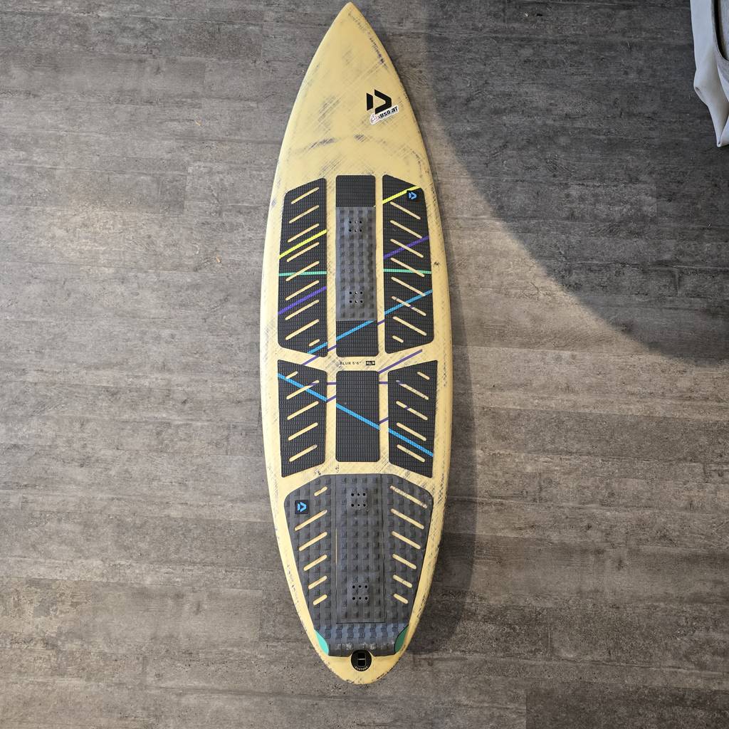 Gebraucht Duotone Blur SLS 2026 Surfboard 5'6'' ft/in Sand/Purple