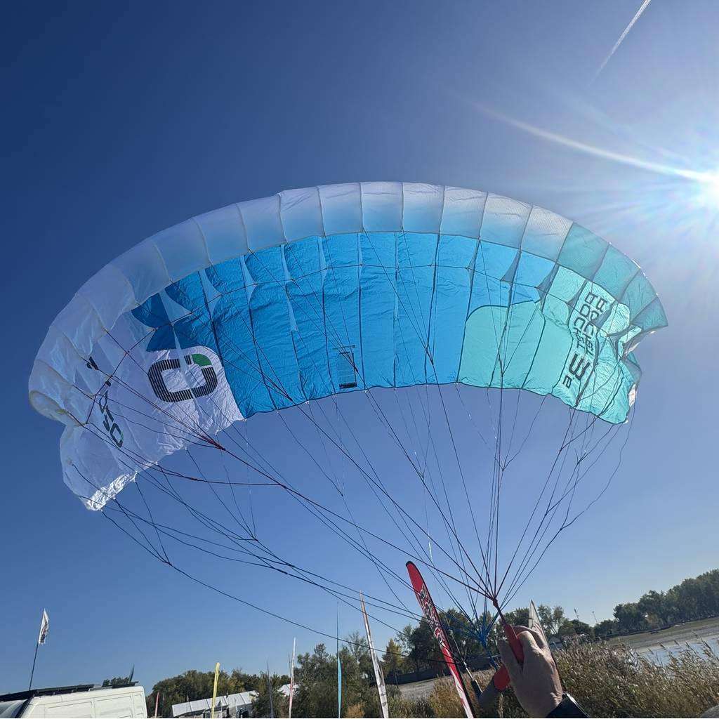 Gebraucht Ozone POCKET ROCKET V1 2025 Parawing 3.6m² Marineblue/Emerald/White